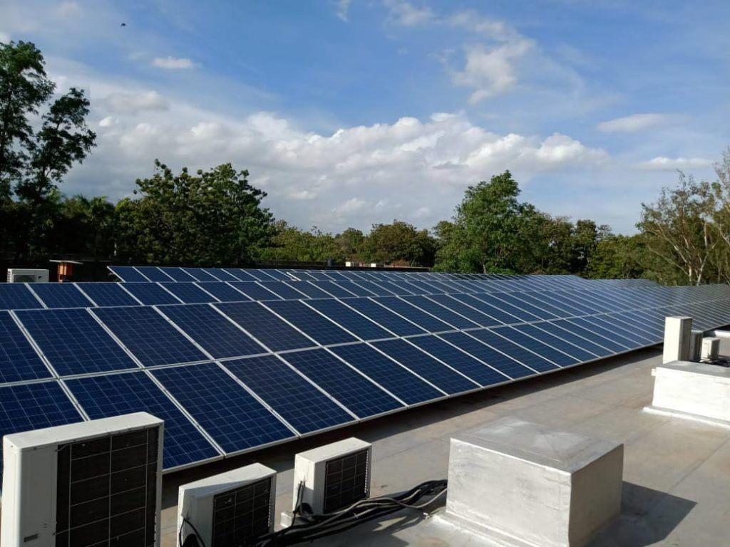Solar installation on a flat roof
