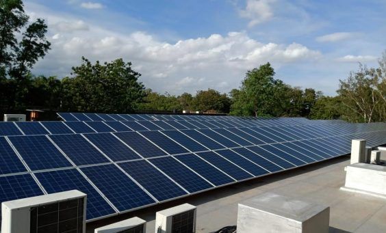 Solar installation on a flat roof